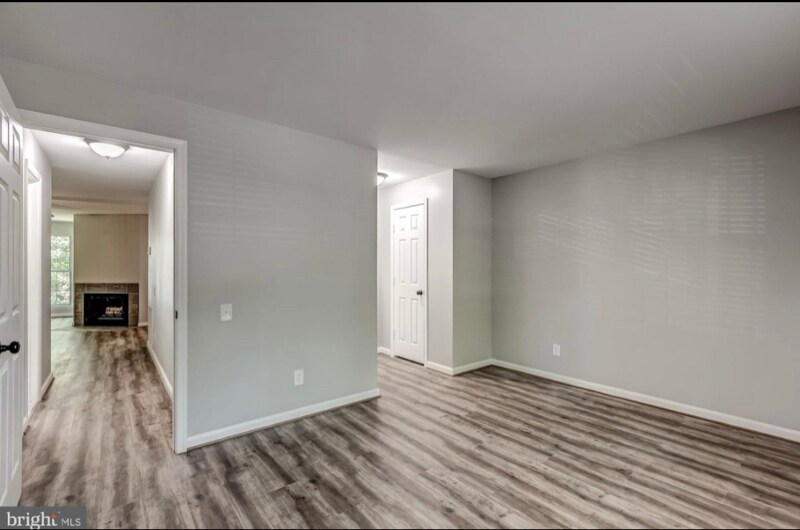 Building Photo - 12020 Golf Ridge Ct