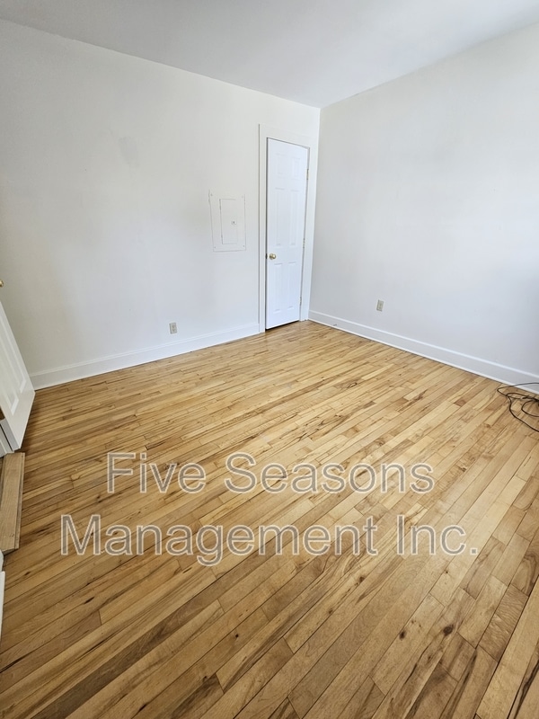 Building Photo - 49 Intervale Ave