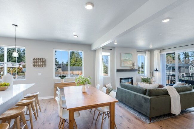 Building Photo - 4 Bed | 3.5 Bathroom | 1840 Sq Ft | $3,400