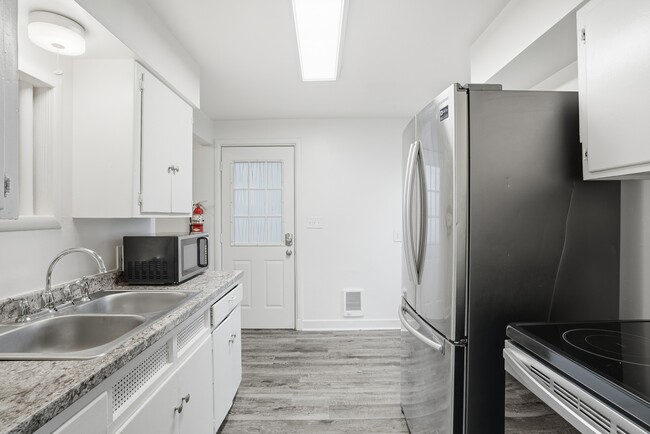 Building Photo - 2118 E Central Ave