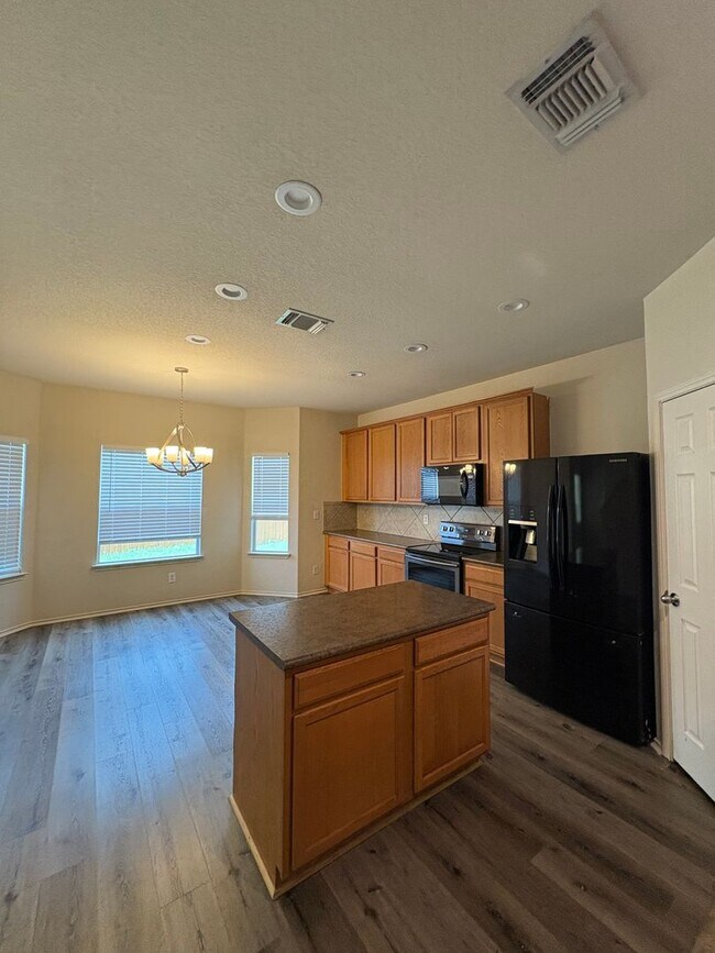 Building Photo - Beautiful home in Town Creek Village - Cibolo