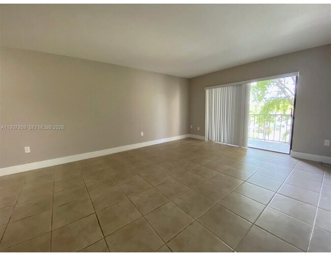 Building Photo - 10431 N Kendall Dr