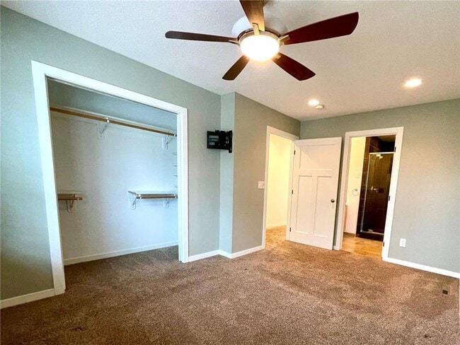 Building Photo - 403 Monroe Ave S