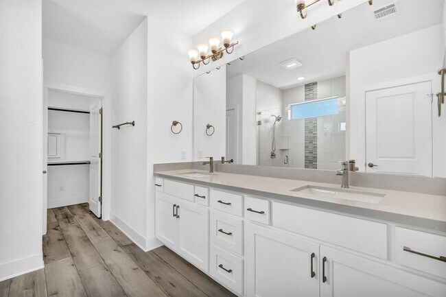 Building Photo - 1304 Brescia Walk