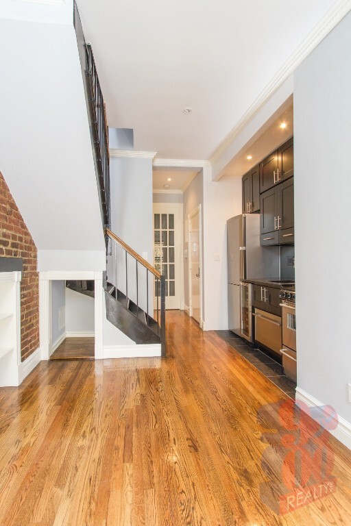 Building Photo - 221 Mott St