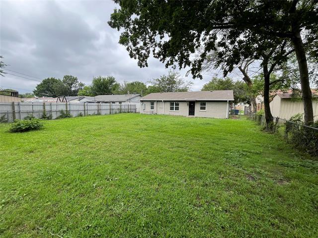 Building Photo - 2930 Gardenia Dr