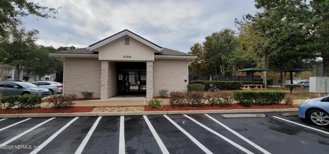 Building Photo - 6076 Maggies Cir