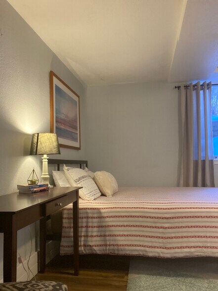 Building Photo - 616 W Mulberry St