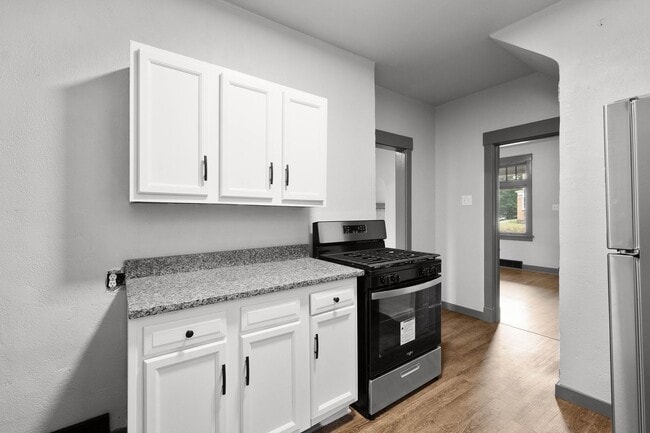 Building Photo - Stunning 3 bedroom home in Pittsburgh avai...
