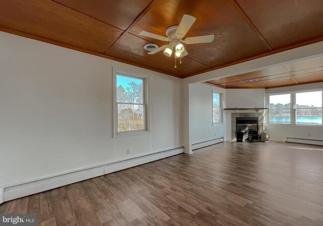 Building Photo - 37117 Moore Rd