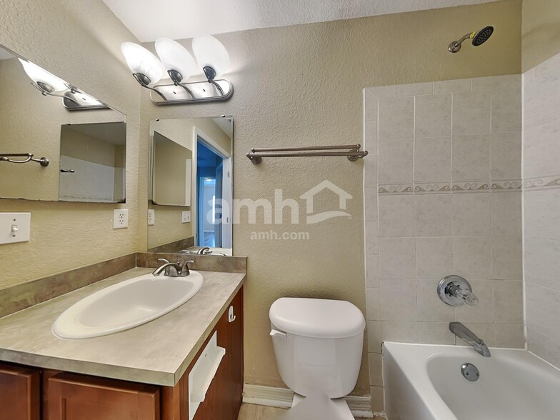 Building Photo - 3545 Marsh Wren St