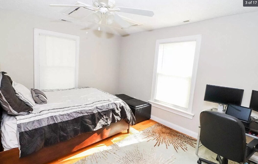 Building Photo - 306 Sussex St