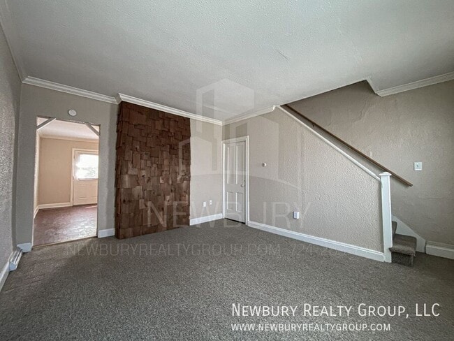 Building Photo - 39 Hickory St