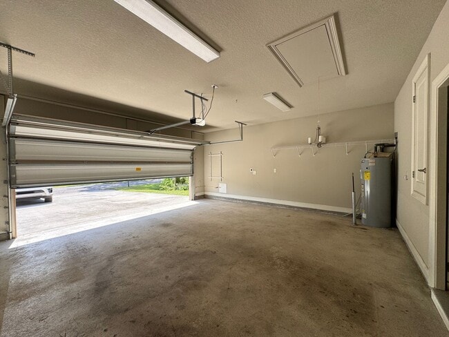 Building Photo - 2369 Belmont Dr