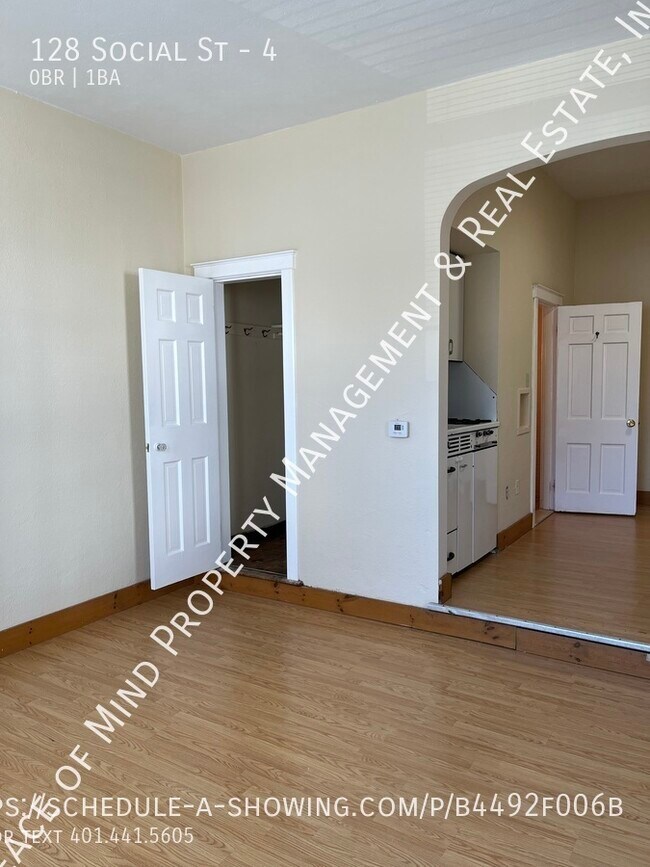 Building Photo - 128 Social St