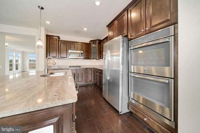 Building Photo - 540 Copley Pl