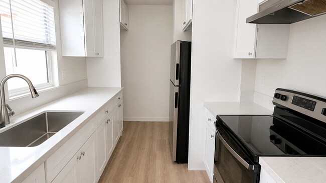 Interior Photo - 1532 E 2nd Street