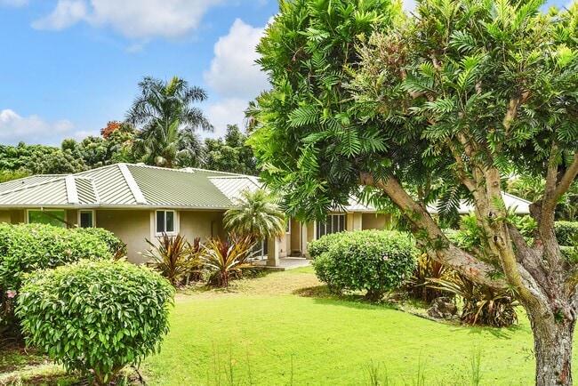 Building Photo - Ohai Estates 4 Bed 4.5 Bathroom Home Avail...
