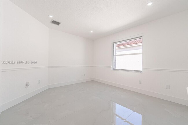 Building Photo - 15699 SW 54th Ct