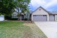 Building Photo - 2812 SW 109th St