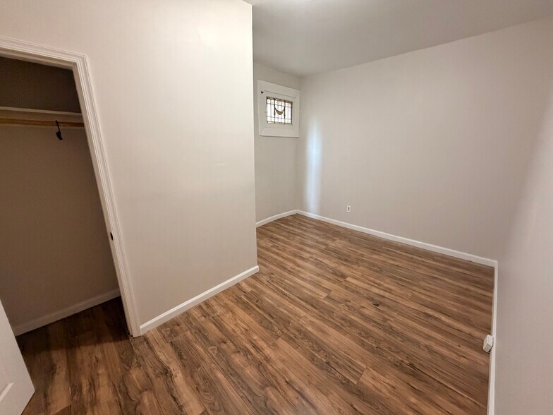Building Photo - 4924 Chalgrove Ave