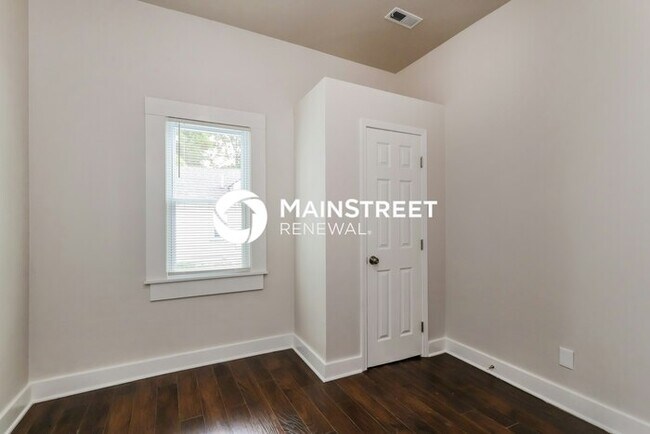 Building Photo - 2 Bedroom Pet-Friendly Home in Louisville,...