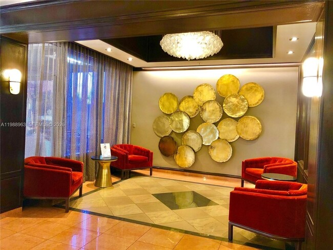 Building Photo - 600 NE 36th St