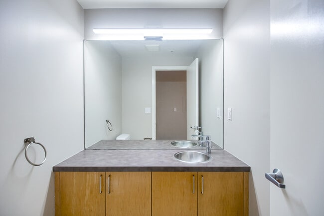 Building Photo - 125 Gilbert St