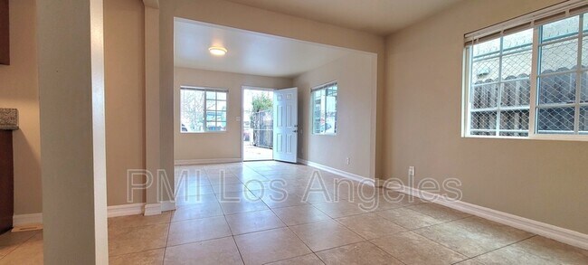 Building Photo - 10314 San Pedro St