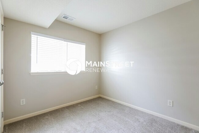 Building Photo - 5 Bedroom Pet-Friendly Home in Belton, MO with Main Street Renewal