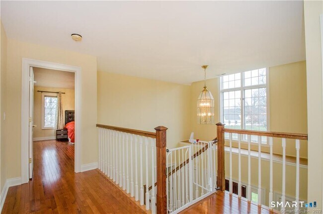 Building Photo - 4 Buckingham Ln