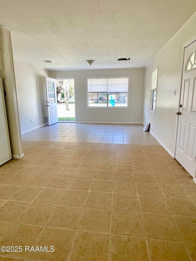 Building Photo - 1084 Red Barn Rd