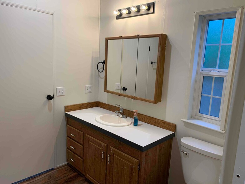 Building Photo - 1341 Rhoda Ln