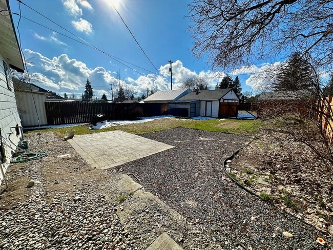Building Photo - Ideally Located and Updated 3 Bed 1 Bath Spokane Home w/ Large Detached Garage/Shop Near Garland ...
