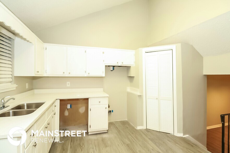 Building Photo - 6745 Buckhurst Trail