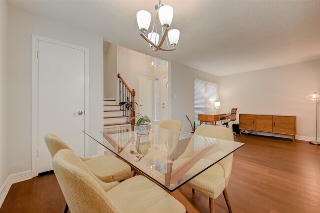 Building Photo - 742 Country Pl Dr