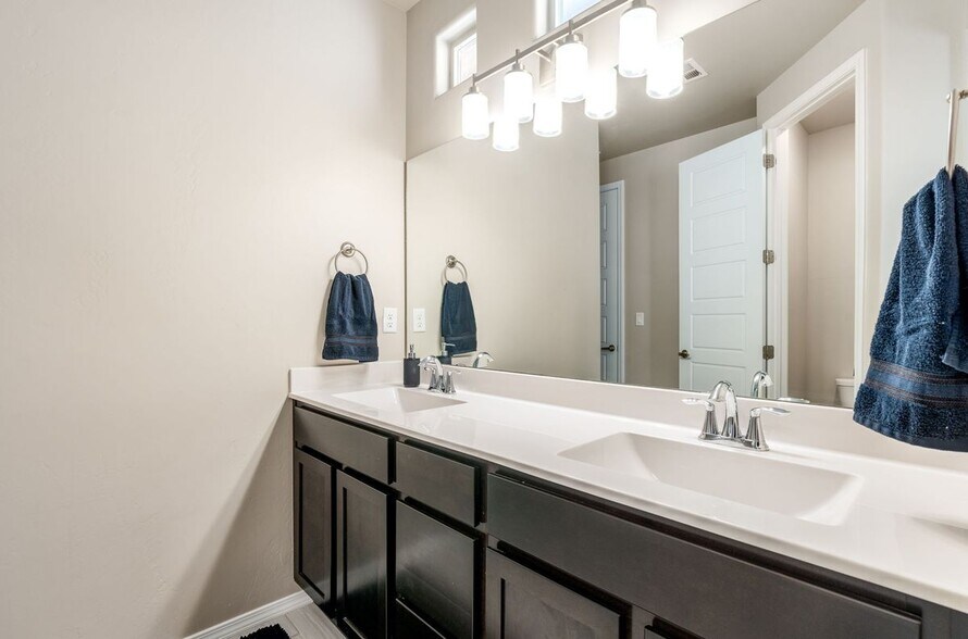 Building Photo - 2313 Melon Ridge Loop NE