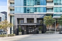 Building Photo - INDULGE IN LUXURIOUS CITY LIVING WITH THIS...