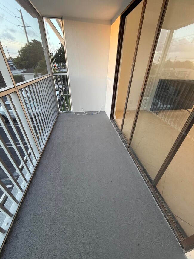 Building Photo - 110 Cypress Club Dr