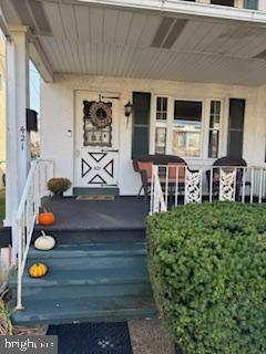 Building Photo - 421 N Chestnut St