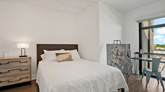 Building Photo - 1926 6th St NW