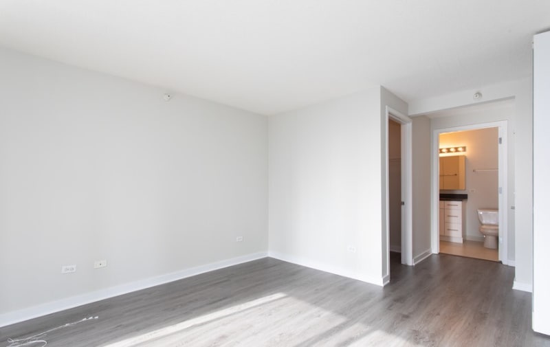 Building Photo - 574 N State St