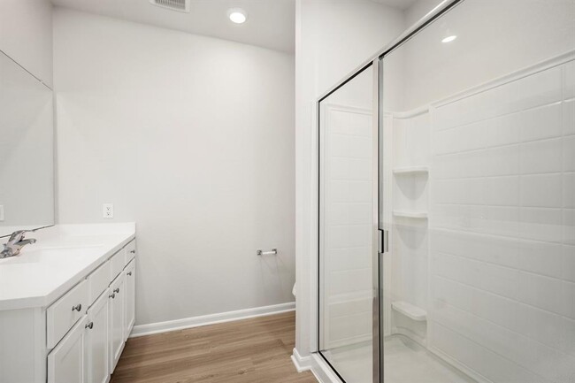 Building Photo - 15846 Berry Hl Dr