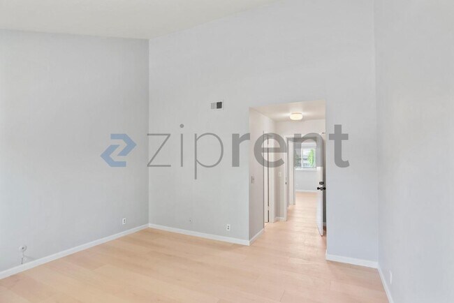 Building Photo - 1030 Gull Ave