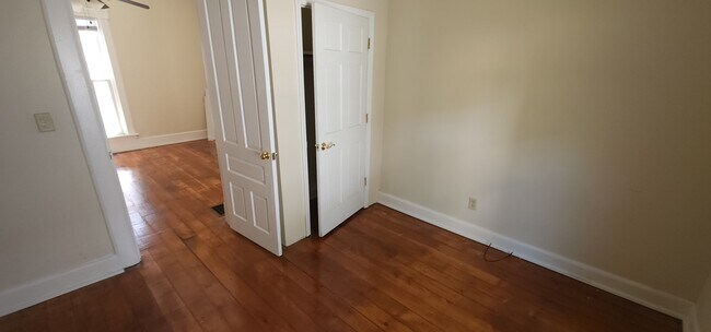 Building Photo - 446 Brightwood Ave