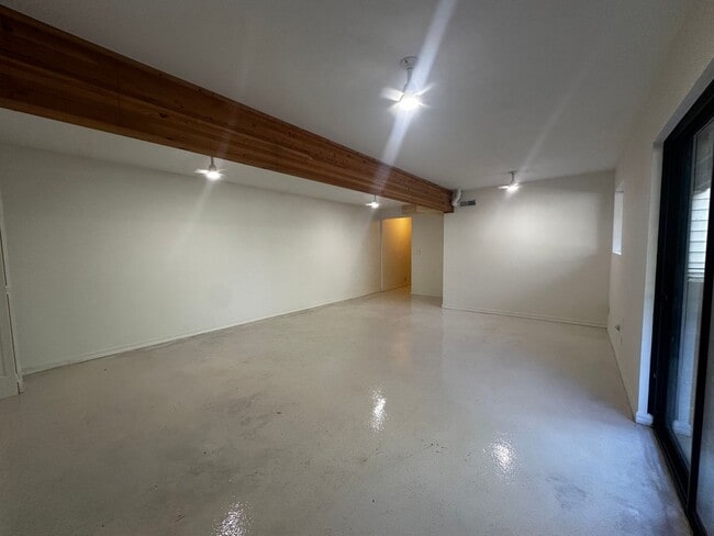 Building Photo - Light Filled 4 Bedroom 2.5 Bathroom Two-St...
