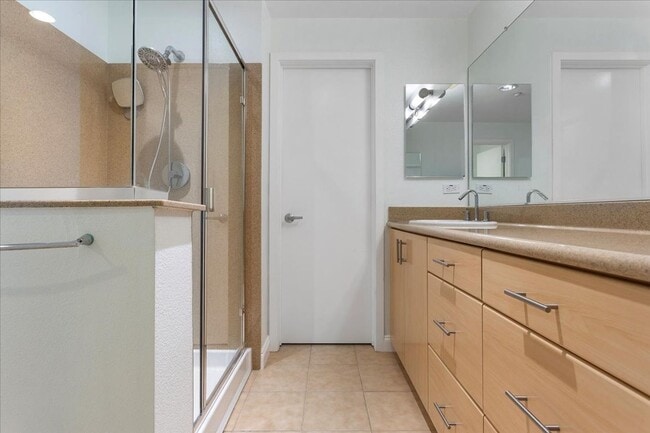 Building Photo - 2857 Regatta Dr