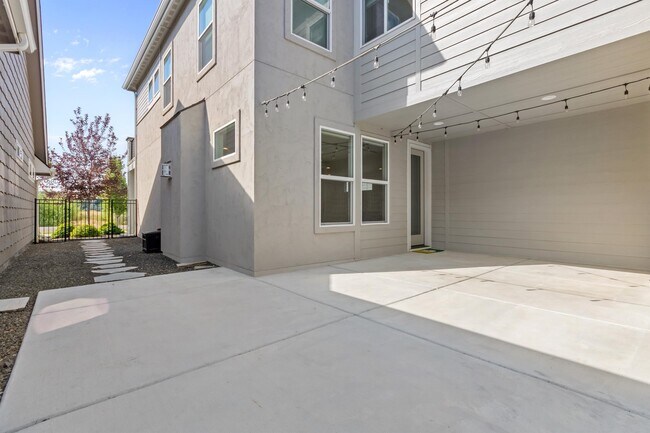 Building Photo - 3811 S Eckert Rd