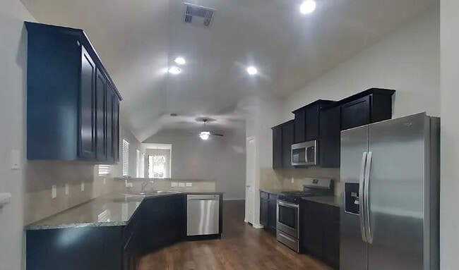 Building Photo - 700 Harris Ridge Dr