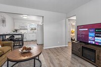 Building Photo - 928 W Browning St